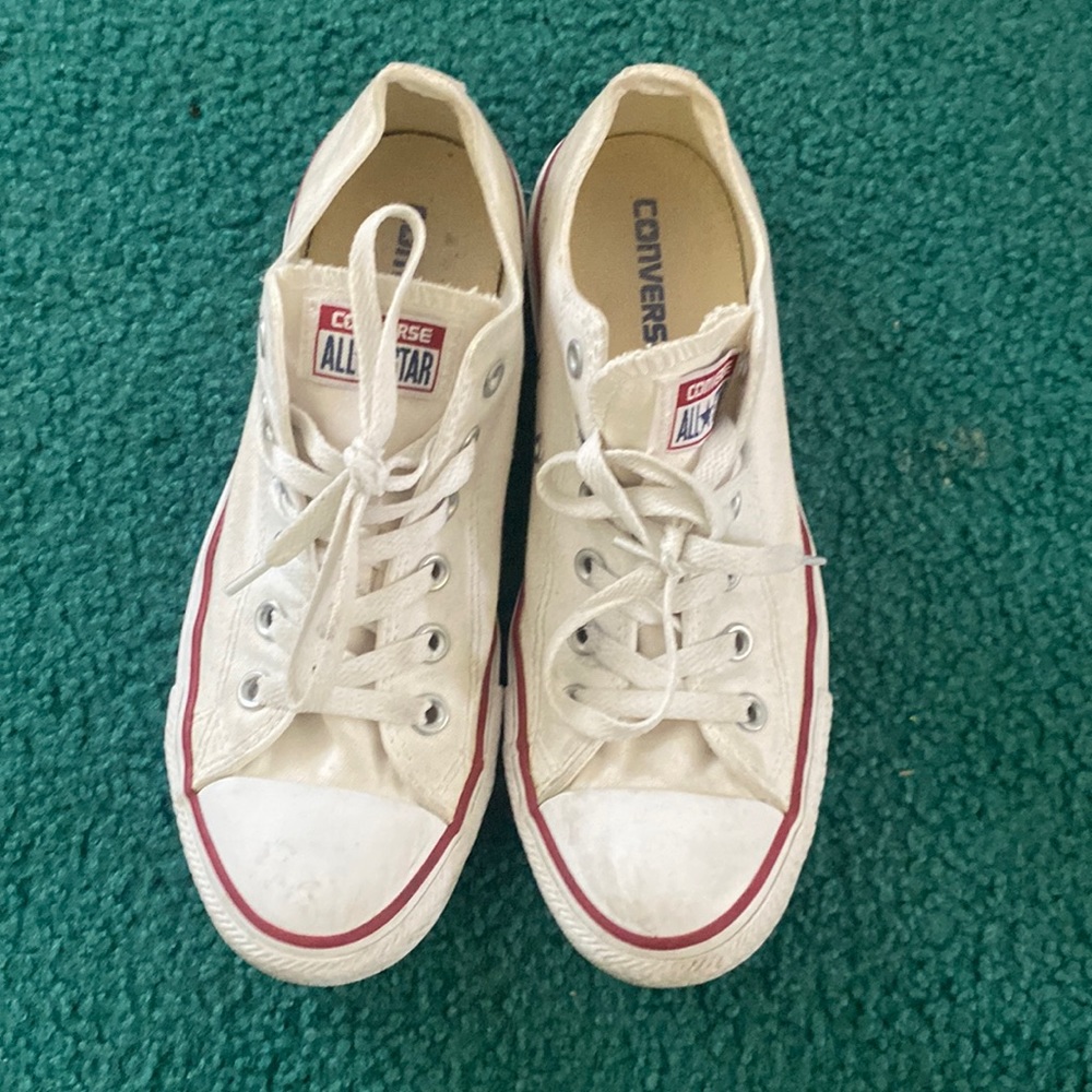 White chuck Taylor all star converse